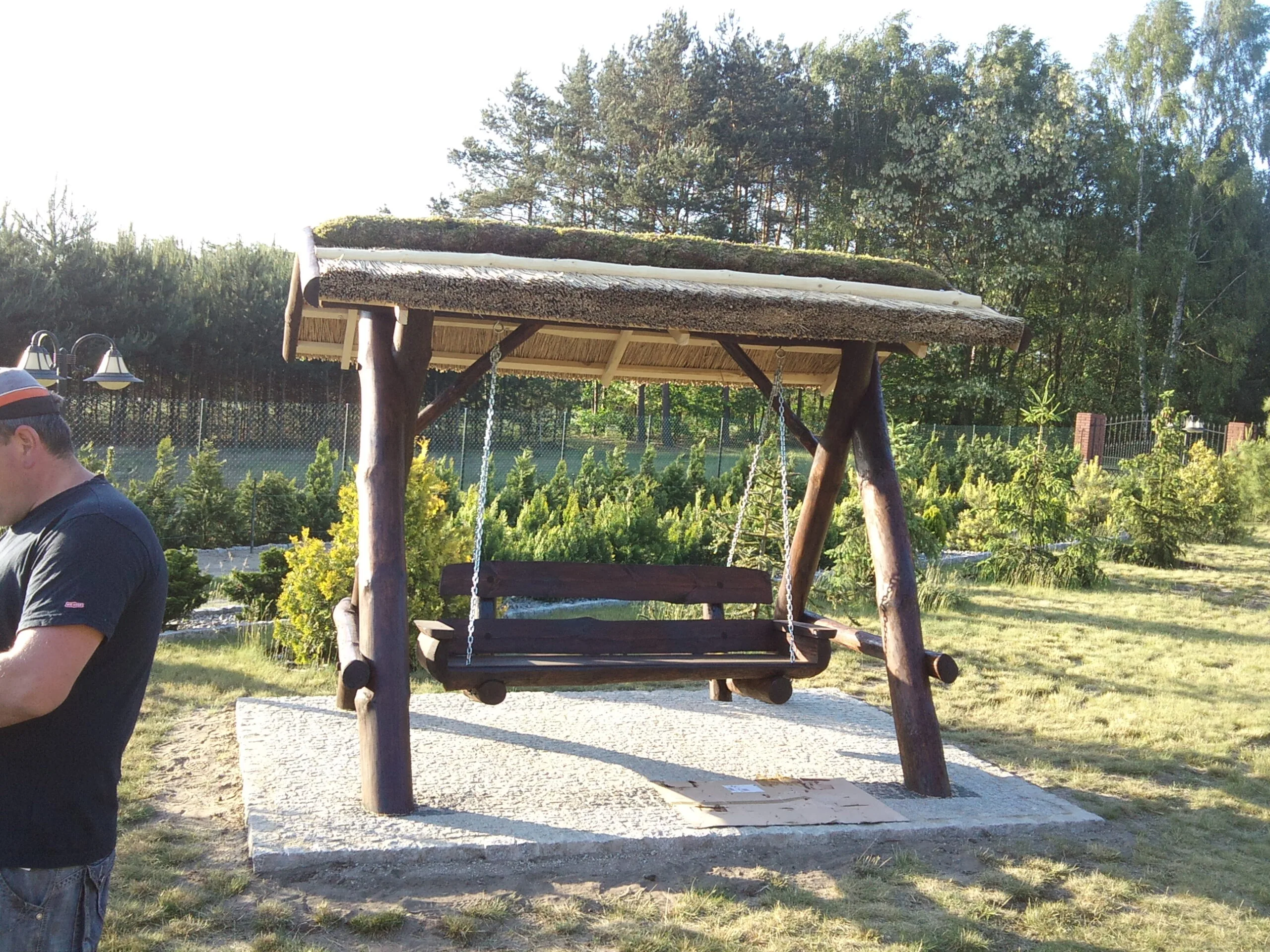 Huśtawka ogrodowa z drewna sosnowego